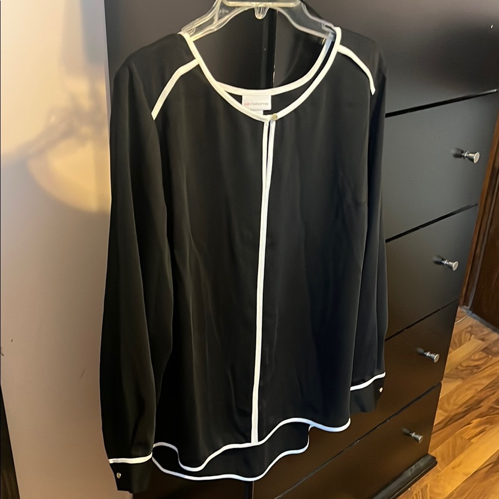 Black and White Liz Claiborne Top
